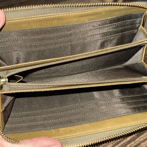 Samantha Thavasa Long Wallet Beige petit choice Patent Leather, Ingrained Gold - Picture 7 of 11